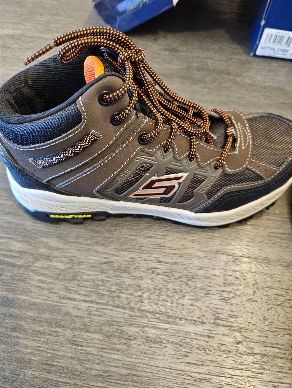 Boys Trail Boots Size 6